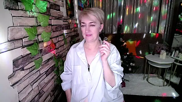 Hot Girl87 online show from 12/15/24, 10:26