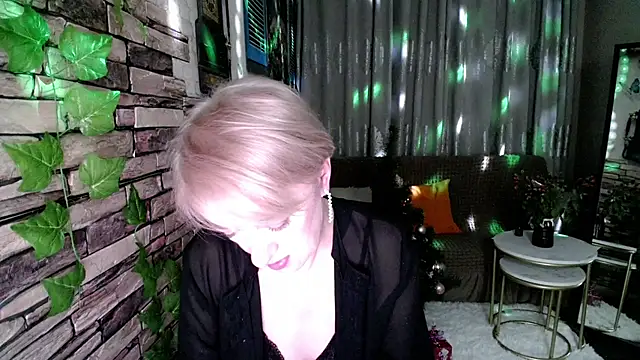 Hot Girl87 online show from 12/19/24, 06:23