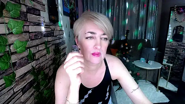 Hot Girl87 online show from 12/29/24, 05:44