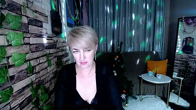 Hot Girl87 online show from 12/29/24, 08:48