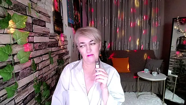 Hot Girl87 online show from 12/30/24, 05:02