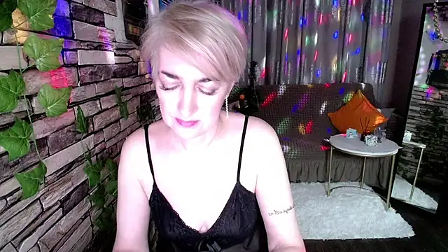 Hot Girl87 online show from 12/30/24, 08:04