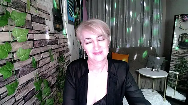 Hot Girl87 online show from 12/31/24, 12:00