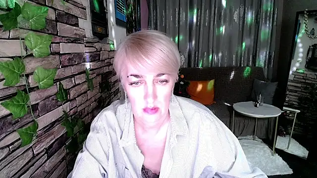 Hot Girl87 online show from 01/05/25, 08:21