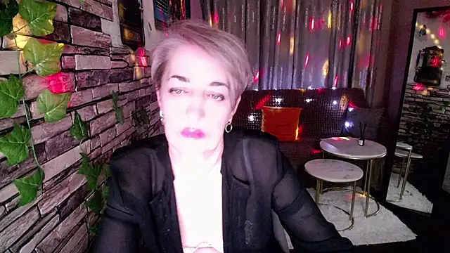 Hot Girl87 online show from 01/15/25, 04:43