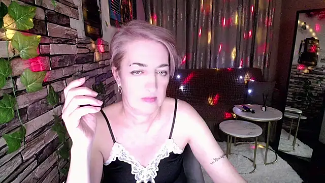 Hot Girl87 online show from 01/15/25, 07:55