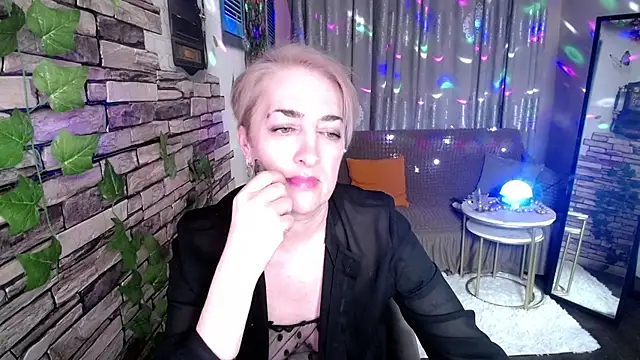 Hot Girl87 online show from 01/29/25, 07:43