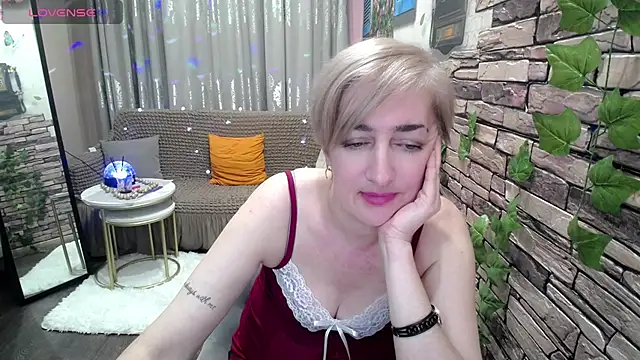 Hot Girl87 online show from 02/03/25, 05:56