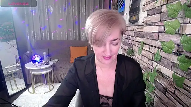 Hot Girl87 online show from 02/05/25, 08:35