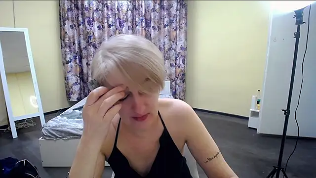 Hot Girl87 online show from 03/04/25, 10:38