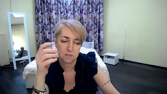Hot Girl87 online show from 03/13/25, 11:27