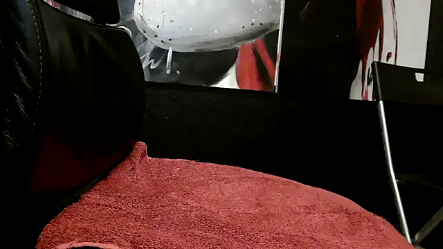 Snapshot of dani4334 chatting on 03/17/25, 04:19 dani4334 online show from 03/17/25, 04:19