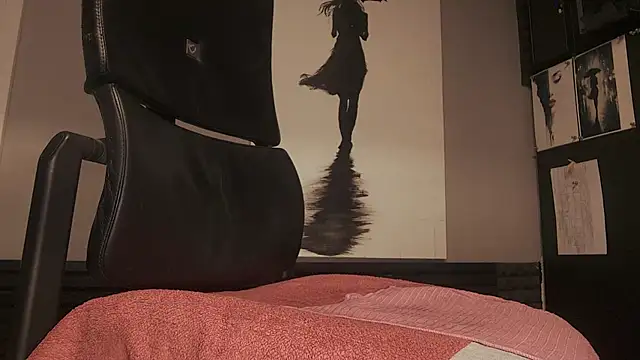 Snapshot of dani4334 chatting on 10/10/25, 09:08 dani4334 online show from 10/10/25, 09:08