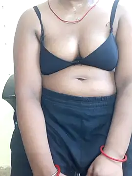 Snapshot of NairaSaxena chatting on 07/18/26, 07:17 NairaSaxena online show from 07/18/26, 07:17