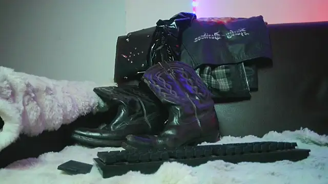 Snapshot of Leonnardo_Jaramillo chatting on 12/03/24, 12:06 Leonnardo Jaramillo online show from 12/03/24, 12:06