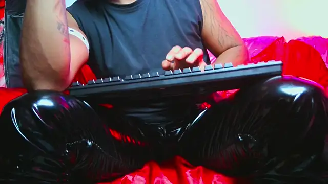 Snapshot of Leonnardo_Jaramillo chatting on 01/19/25, 12:06 Leonnardo Jaramillo online show from 01/19/25, 12:06