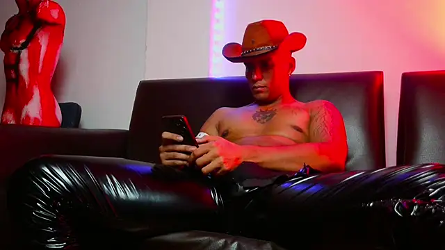 Snapshot of Leonnardo_Jaramillo chatting on 01/23/25, 12:41 Leonnardo Jaramillo online show from 01/23/25, 12:41