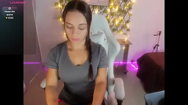 Snapshot of Sara_lopez_28 chatting on 09/10/25, 02:39 Sara lopez 28 online show from 09/10/25, 02:39