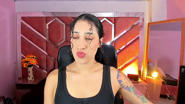 Snapshot of Eimy_Sexy_ chatting on 05/21/26, 01:07 Eimy Sexy online show from 05/21/26, 01:07