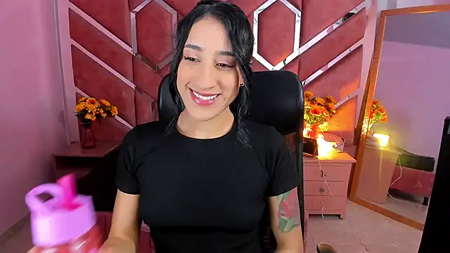 Snapshot of Eimy_Sexy_ chatting on 06/02/26, 01:13 Eimy Sexy online show from 06/02/26, 01:13
