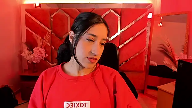 Snapshot of Eimy_Sexy_ chatting on 06/23/26, 12:47 Eimy Sexy online show from 06/23/26, 12:47