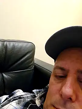 HeteroHotGuy1 online show from 02/22/25, 09:48