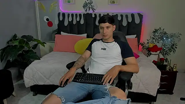 Damian23   online show from 12/30/24, 12:20