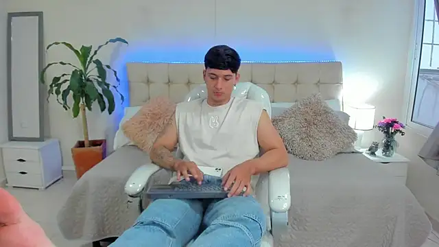 Damian23   online show from 01/10/25, 06:17