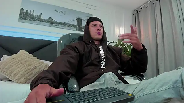 Damian23   online show from 11/26/25, 10:49