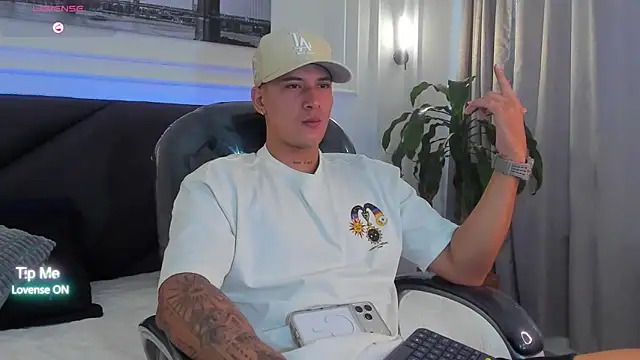 Damian23   online show from 02/11/26, 12:43