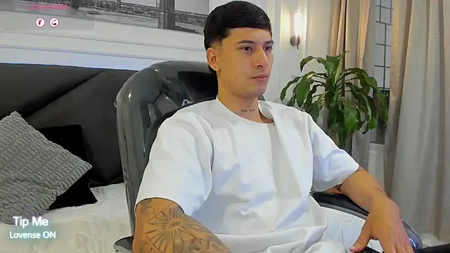 Damian23   online show from 02/13/26, 12:34