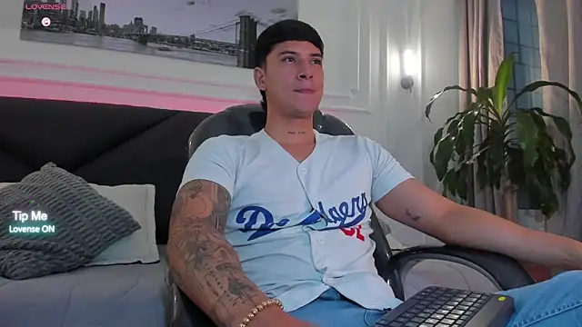 Damian23   online show from 04/08/26, 10:59