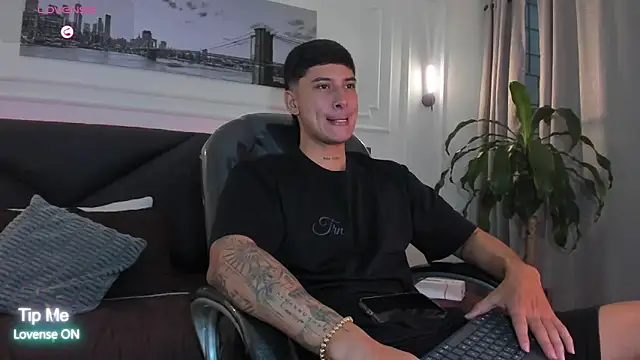 Damian23   online show from 04/13/26, 12:43