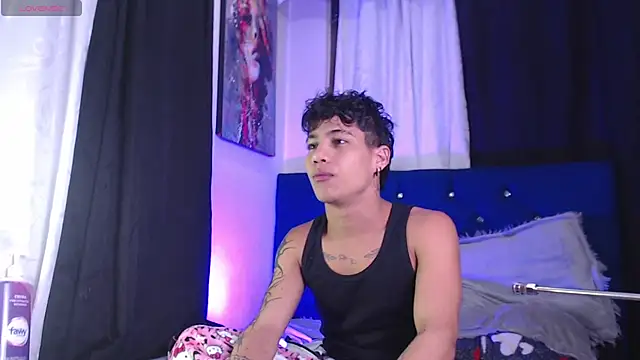 Sexys Boys Hot1 online show from 03/08/26, 01:03