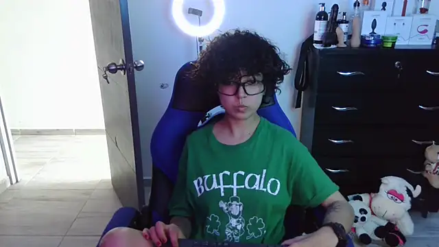 thomascooper7 online show from 10/17/25, 07:05