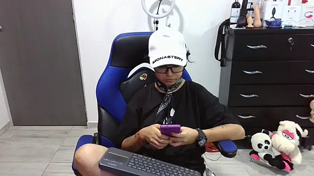 thomascooper7 online show from 02/04/26, 02:50