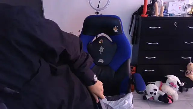 thomascooper7 online show from 03/18/26, 07:28