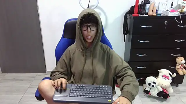 thomascooper7 online show from 03/24/26, 11:32