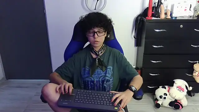 thomascooper7 online show from 04/01/26, 06:38