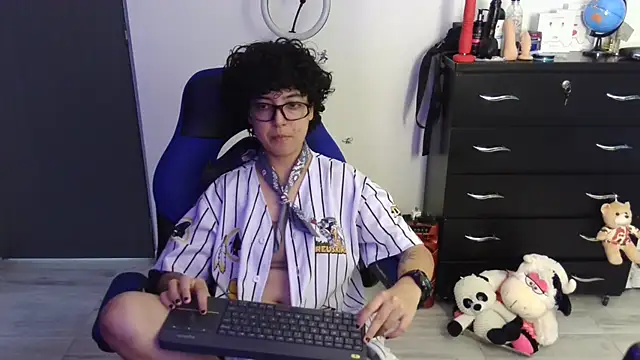 thomascooper7 online show from 04/18/26, 06:23