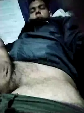 Snapshot of granslam_ chatting on 12/21/24, 08:10 granslam  online show from 12/21/24, 08:10