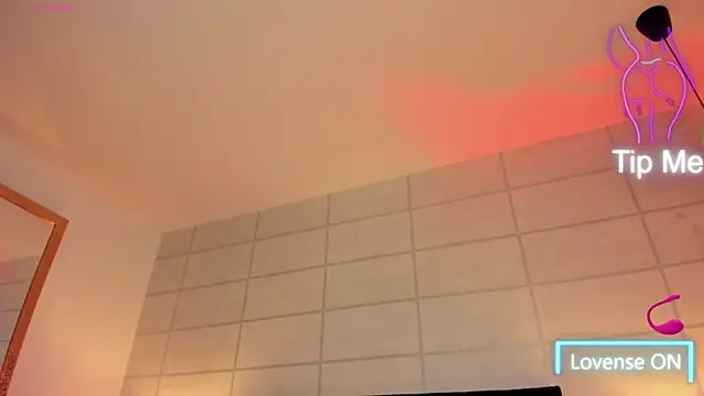 Christine Laam online show from 09/30/25, 12:43