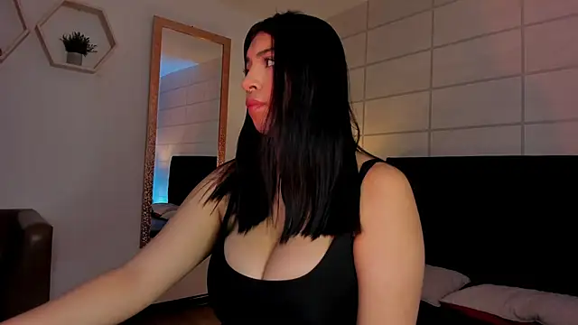 Christine Laam online show from 02/25/26, 12:04