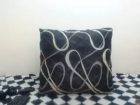 Snapshot of DarkGorgeous chatting on 05/12/26, 12:35 DarkGorgeous online show from 05/12/26, 12:35