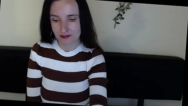 Snapshot of LaimaV_ chatting on 05/04/26, 10:39 LaimaV online show from 05/04/26, 10:39