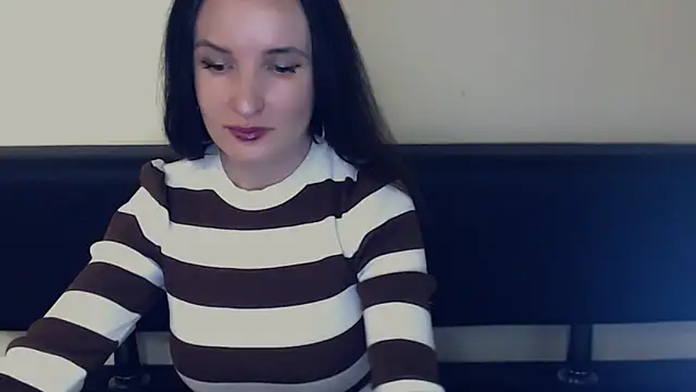 Snapshot of LaimaV_ chatting on 05/17/26, 04:25 LaimaV online show from 05/17/26, 04:25
