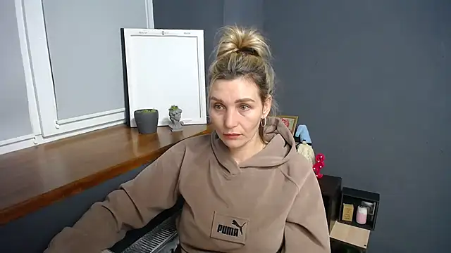  sexy lady online show from 01/04/25, 01:10