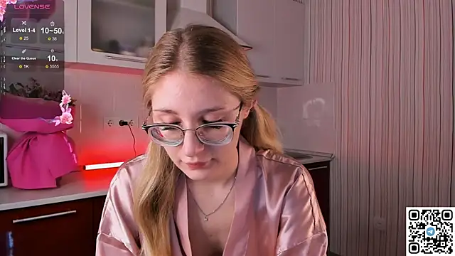 Snapshot of LivyyBossom chatting on 02/02/25, 04:43 LivyyBossom online show from 02/02/25, 04:43