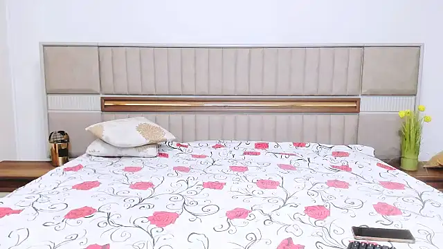 DiamondVelour online show from 04/20/26, 07:15