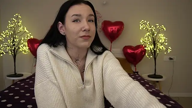Snapshot of NikkiGoldSide chatting on 02/15/25, 06:55 NikkiGoldSide online show from 02/15/25, 06:55